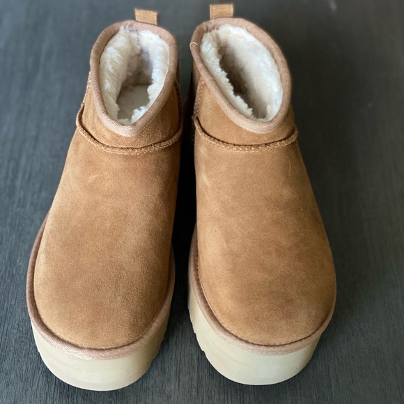 Brand New UGG Classic Ultra Mini Platform in Chestnut - Picture 3 of 4